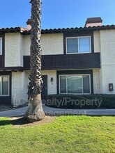 1077 S Santo Antonio Dr, Unit Apt 26 in Colton, CA - Building Photo - Building Photo