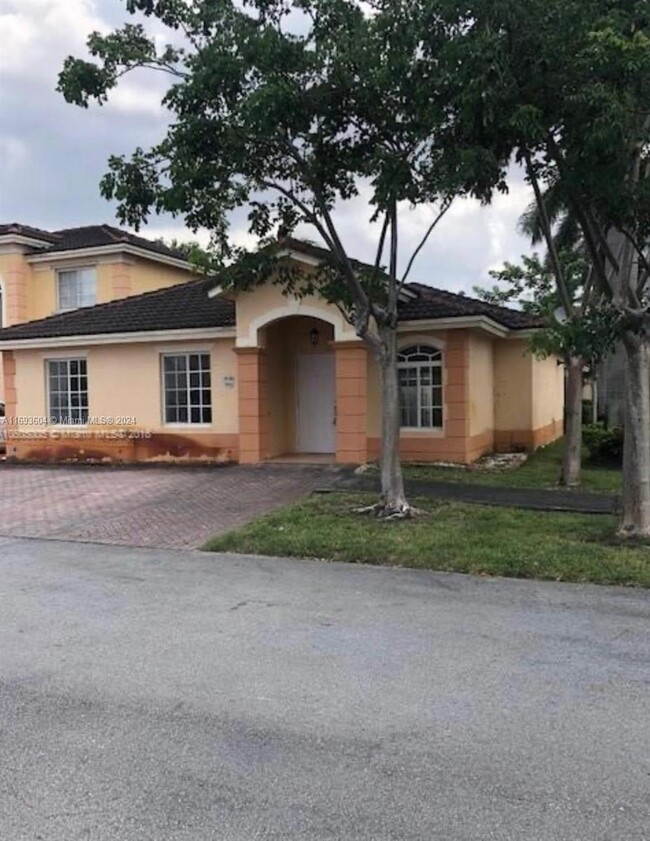 7359 NW 173rd Dr in Hialeah, FL - Building Photo - Building Photo