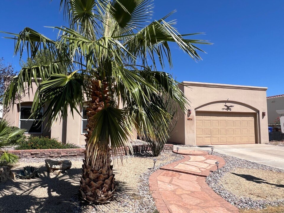 4796 Cll De Nubes in Las Cruces, NM - Building Photo