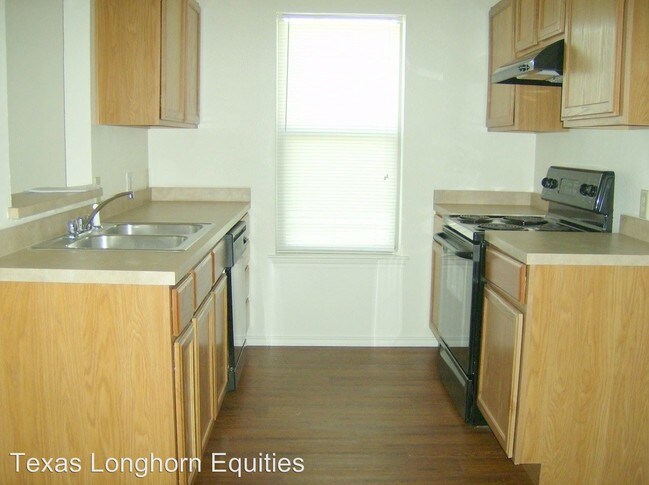109 S Tower St-Unit -#101 in Weatherford, TX - Building Photo - Building Photo