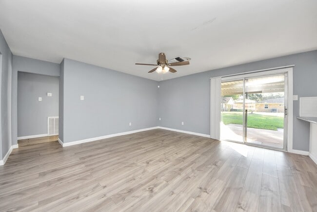 property at 1122 Un Vly Dr