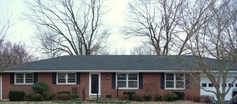 1321 Leeson Way in Bowling Green, KY - Building Photo