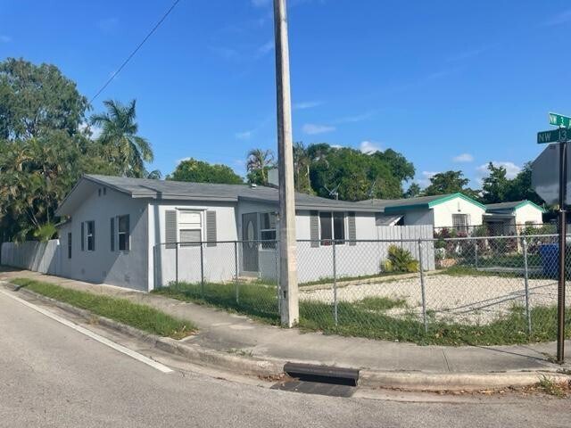 1301 NW 3rd Ave in Fort Lauderdale, FL - Building Photo - Building Photo