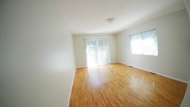 691 Blue Mountain St in Coquitlam, BC - Building Photo - Building Photo