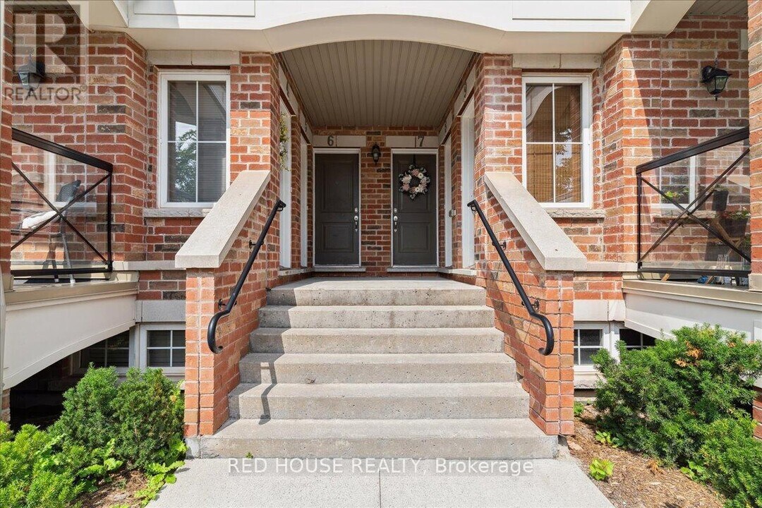 2551-2551 Sixth Line in Oakville, ON - Building Photo