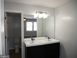 12129 Salemtown Dr in Woodbridge, VA - Building Photo - Building Photo