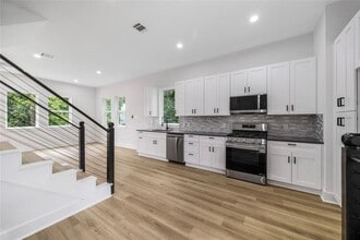 891 Lucky St in Houston, TX - Foto de edificio - Building Photo