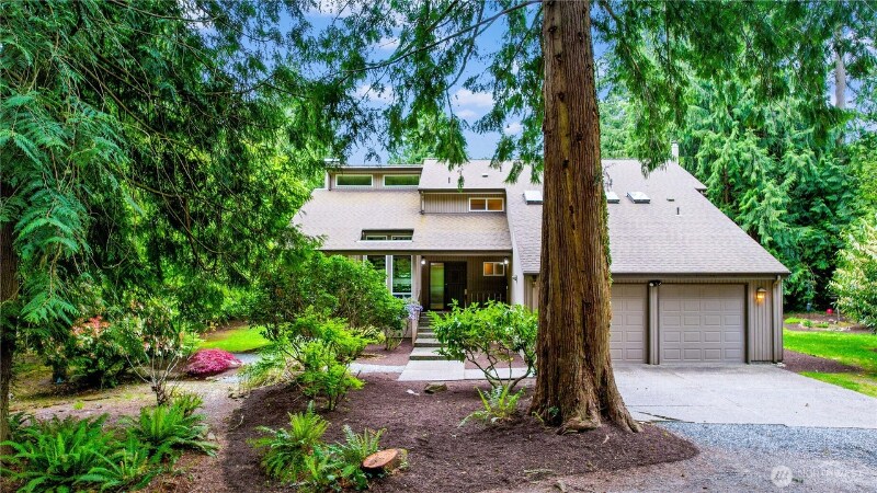 21521 47th Ave SE in Bothell, WA - Building Photo
