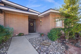 528 Stonebluff Rd in El Paso, TX - Building Photo - Building Photo