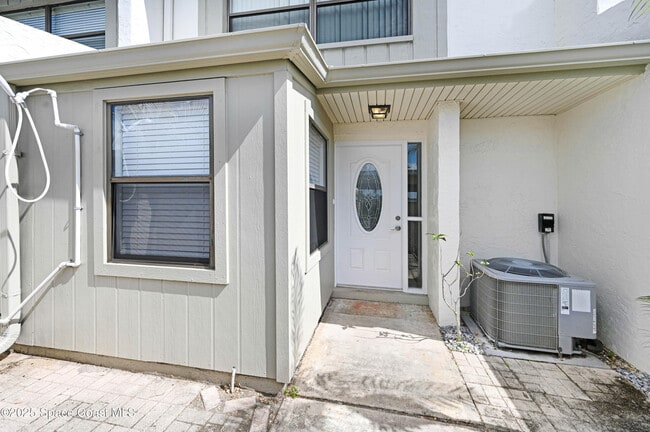 184 Palmetto Ave in Indialantic, FL - Building Photo - Building Photo