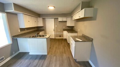 7700 E 108 Terrace in Kansas City, MO - Building Photo - Building Photo