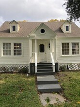 1803 Ave P in Huntsville, TX - Building Photo - Building Photo