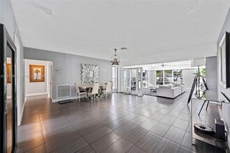 2534 Monroe St in Hollywood, FL - Building Photo - Building Photo