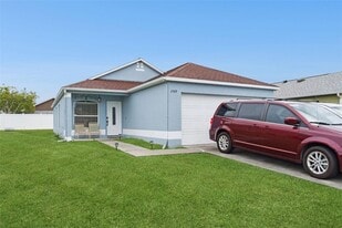 2409 Lincolnshire Ct in Kissimmee, FL - Building Photo