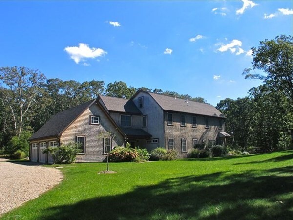 37 Mempremagog Ave in Vineyard Haven, MA - Foto de edificio