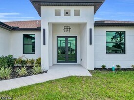 3003 52nd St W in Lehigh Acres, FL - Building Photo