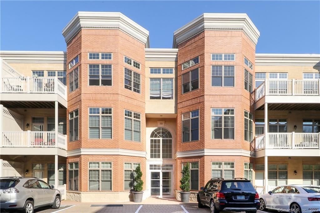 50 Stone Ridge Way in Fairfield, CT - Building Photo