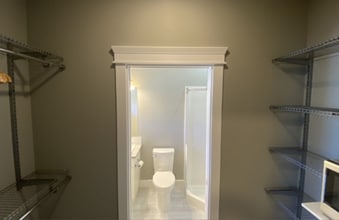 612 Lambert Ave in Nanaimo, BC - Building Photo - Building Photo