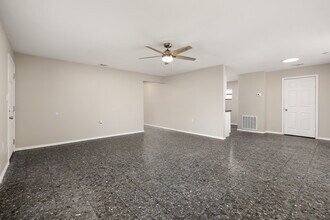 5004 Oleander Dr in San Juan, TX - Foto de edificio - Building Photo