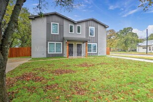 603 W Johnson St in Denison, TX - Building Photo