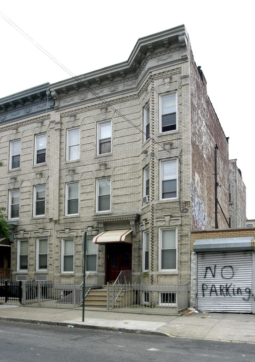 1912 Grove St in Ridgewood, NY - Building Photo