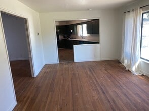 109 S Park Dr in Madera, CA - Building Photo - Building Photo