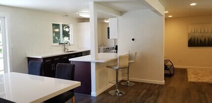 16605 NE 87th St in Redmond, WA - Building Photo - Building Photo