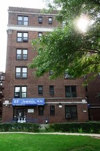 4211 Kissena Blvd in Flushing, NY - Foto de edificio - Building Photo