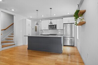 80 Everett St in Boston, MA - Building Photo - Building Photo