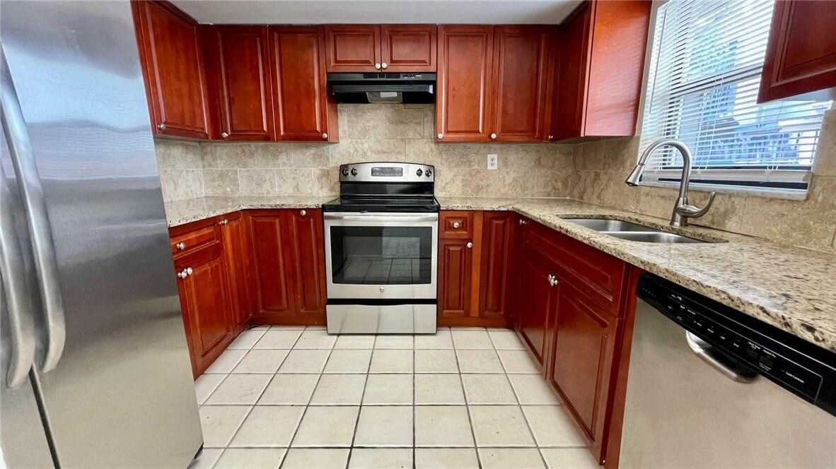 3730 NW 115th Ave in Coral Springs, FL - Building Photo