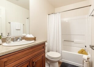 Spring Villas in San Diego, CA - Building Photo - Building Photo