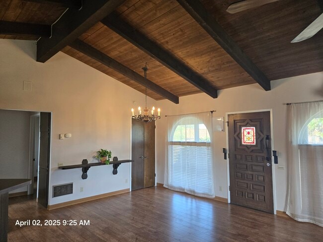 5819 Redondo Dr in Bonsall, CA - Foto de edificio - Building Photo