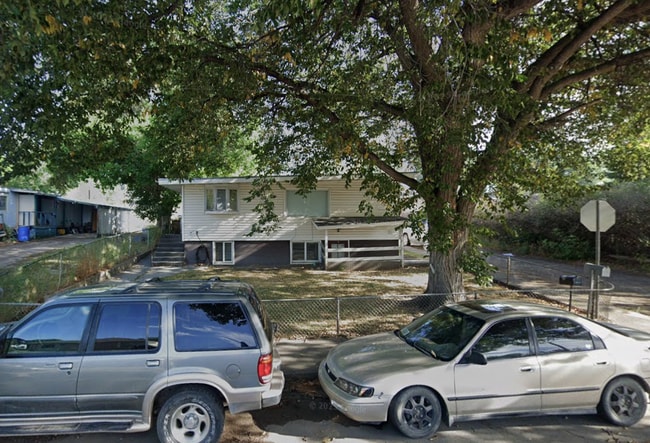 property at 1707 Montana Ave NE