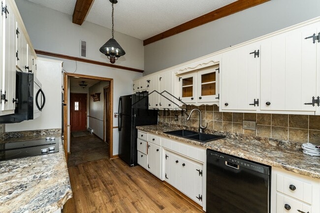 property at 3504 Ogden Ct NE