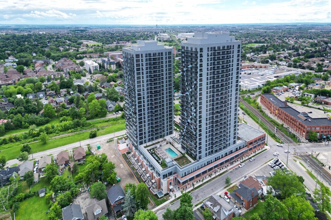 45 Railroad in Brampton, ON - Building Photo