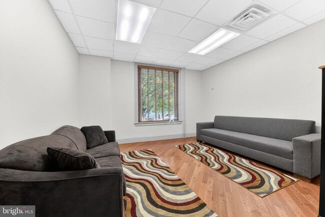 property at 401 W Broad St