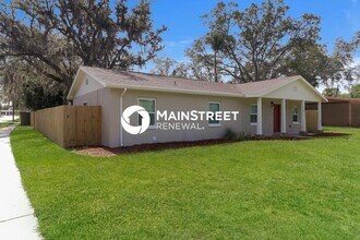10911 N 20th St in Tampa, FL - Building Photo - Building Photo