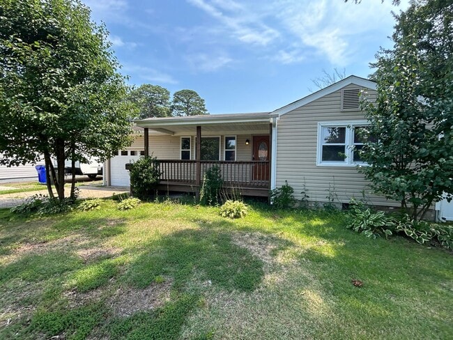 property at 1031 E Leicester Ave