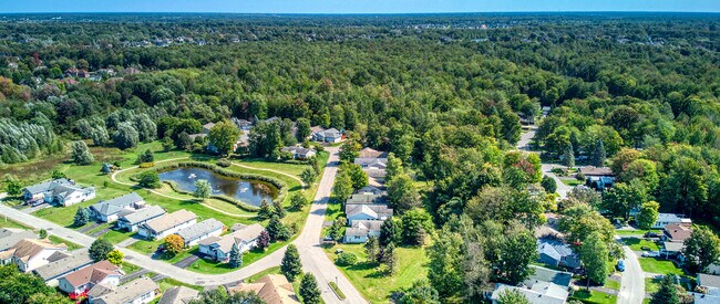 Parkland Village in Spruce Grove, AB - Building Photo - Building Photo