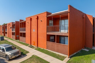 Sunset Villa in Duncanville, TX - Foto de edificio - Building Photo