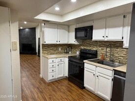 3033 N 37th St in Phoenix, AZ - Building Photo