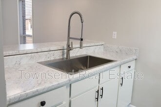 5866 Century Oaks Dr in Fayetteville, NC - Building Photo - Building Photo