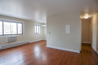 5900 N Winthrop Ave, Unit #211 in Chicago, IL - Building Photo - Building Photo