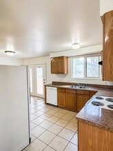 5333 Peachwood Cir in Salt Lake City, UT - Foto de edificio - Building Photo