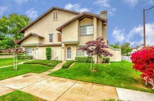 14 Exeter, Unit 9 in Irvine, CA - Building Photo