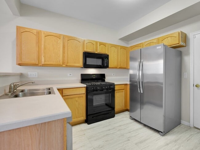 10089 Thornton Way in Huntley, IL - Building Photo - Building Photo