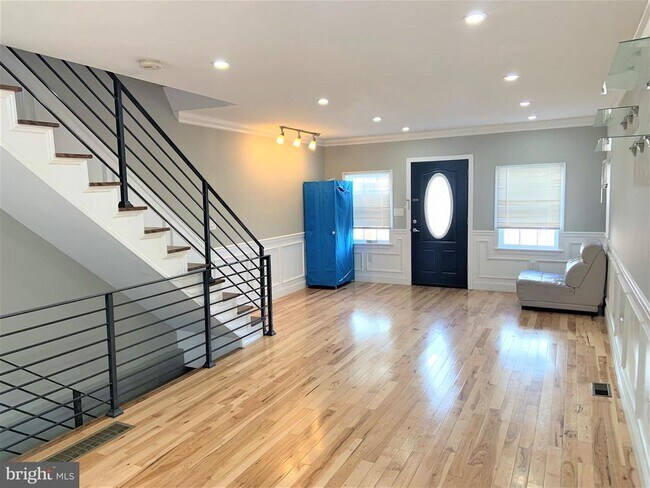 2811 S Franklin St in Philadelphia, PA - Building Photo - Building Photo