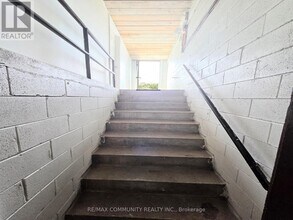 81 Oxford St in Richmond Hill, ON - Building Photo - Building Photo