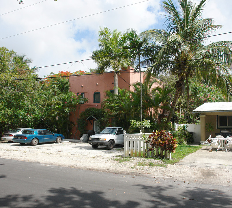 709 SW 4th Ct in Fort Lauderdale, FL - Foto de edificio