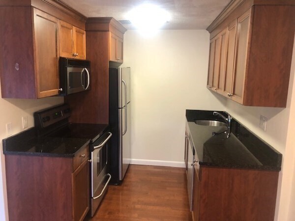 360 Neponset St in Canton, MA - Foto de edificio